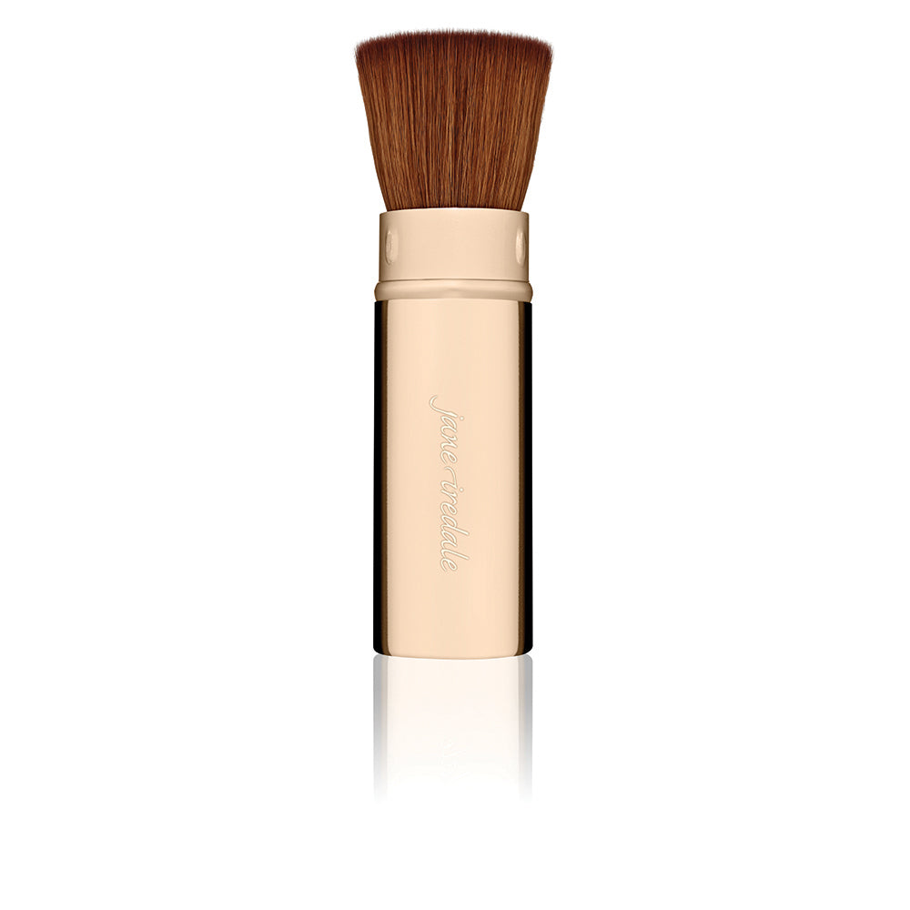 Afsluitbaar, compact penseel voor poederfoundations en matterende poeders bij Lisa Bosmans Skincare